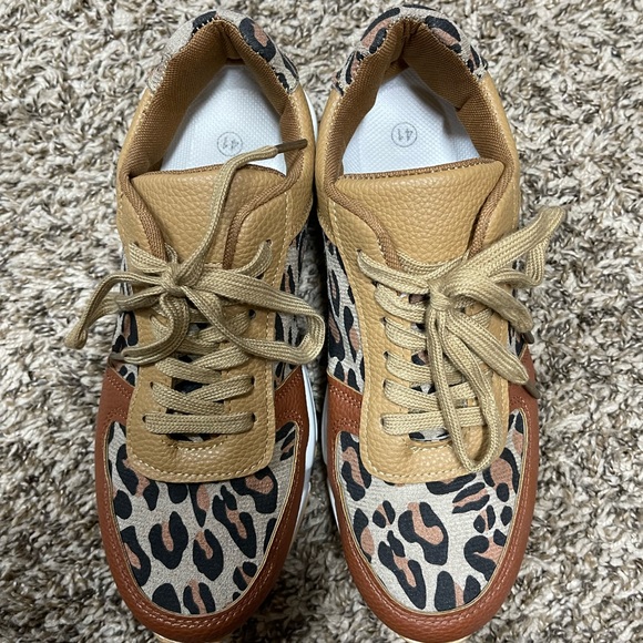 SUPER CUTE leopard print lightweight athletic sneaker, Women’s sz 9. - Picture 3 of 6